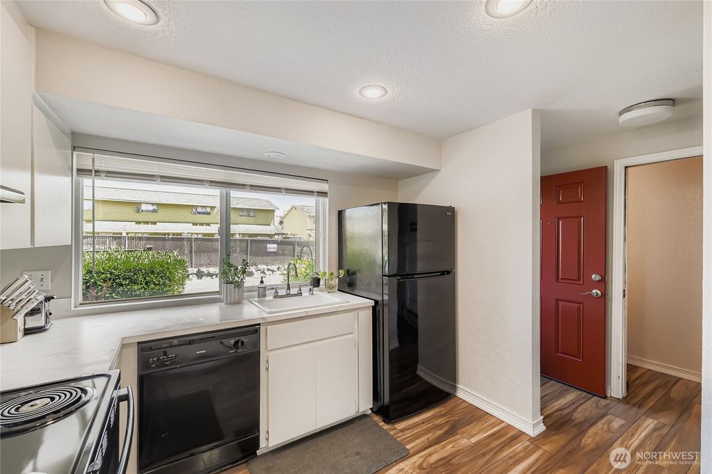 Photo of 120 124th Street SW #A5, Everett, WA 98204 (MLS # 2406814)