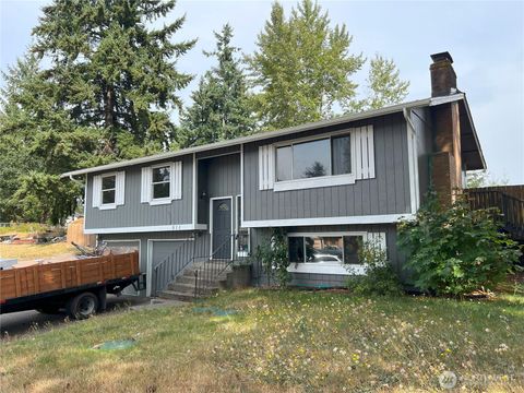 Photo of 511 190th Street E, Spanaway, WA 98387 (MLS # 2475478)