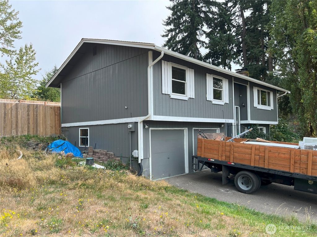Photo of 511 190th Street E, Spanaway, WA 98387 (MLS # 2475478)