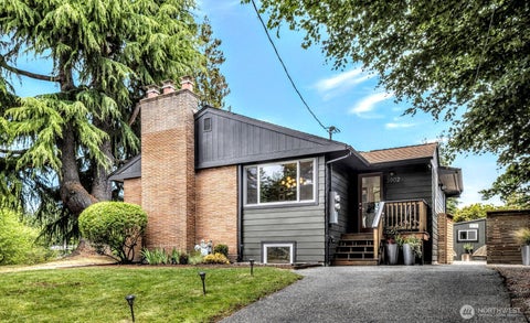 Photo of 3802 NE 90th Street, Seattle, WA 98115 (MLS # 2538295)