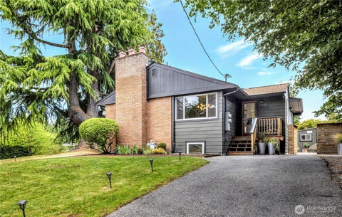 Photo of 3802 NE 90th Street, Seattle, WA 98115 (MLS # 2538295)