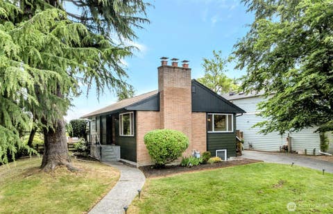 Photo of 3802 NE 90th Street, Seattle, WA 98115 (MLS # 2538295)