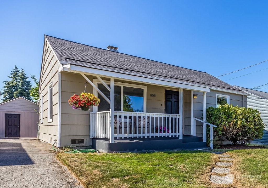 Photo of 3525 SW Webster Street, Seattle, WA 98126 (MLS # 2045045)