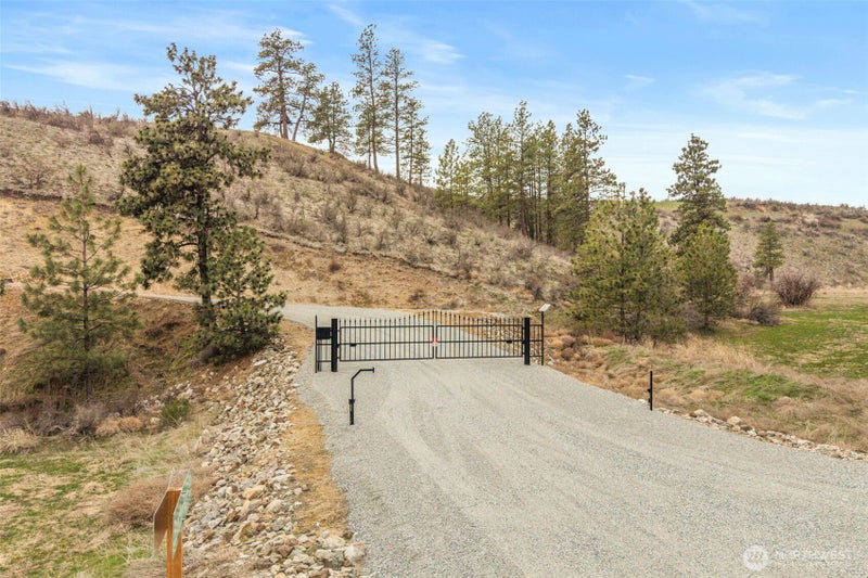 325 Rancho Perri Lane