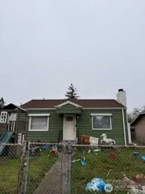 Photo of 703 117th Street S, Tacoma, WA 98444 (MLS # 2458618)