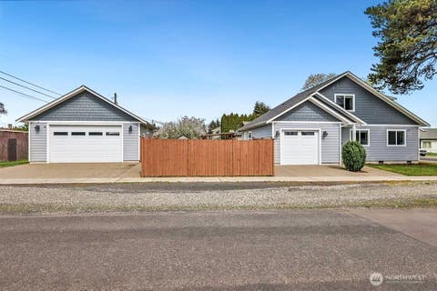 Photo of 903 Atherton Street, Centralia, WA 98531 (MLS # 2514175)