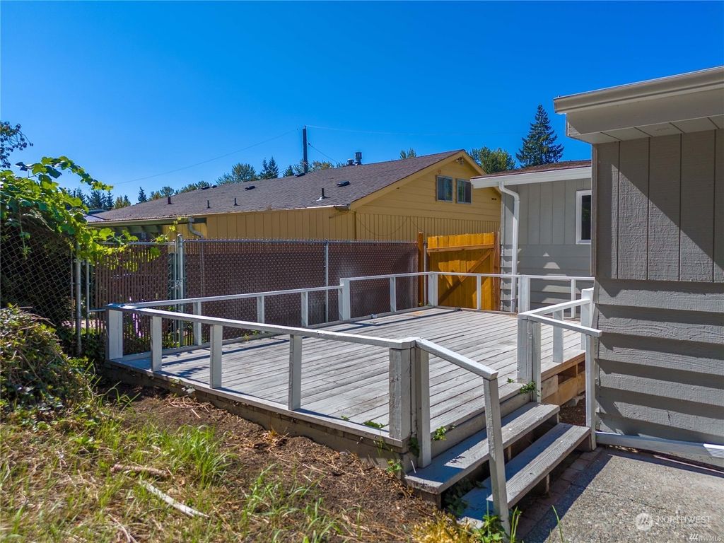 Photo of 31220 6th Avenue S, Federal Way, WA 98003 (MLS # 2185645)