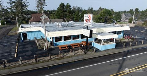 Photo of 1917 Pacific Avenue S, Long Beach, WA 98631 (MLS # 2307127)