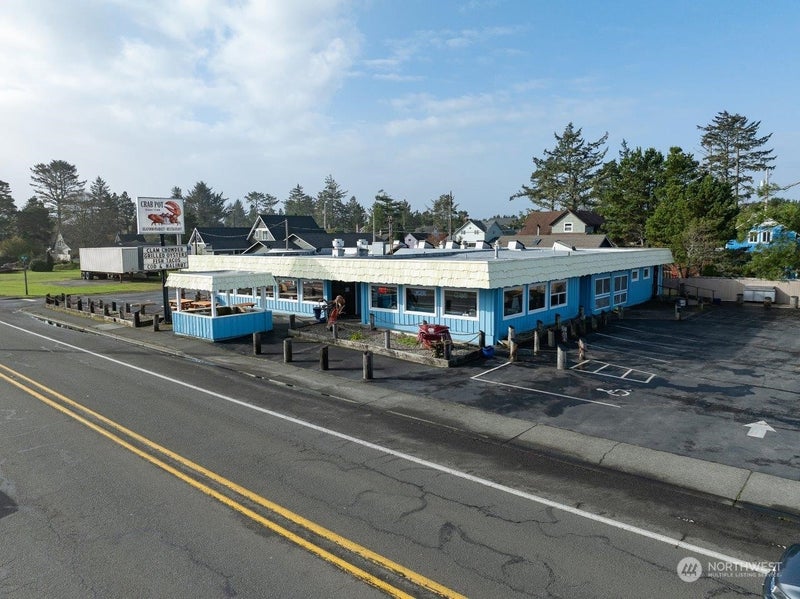 1917 Pacific Avenue S