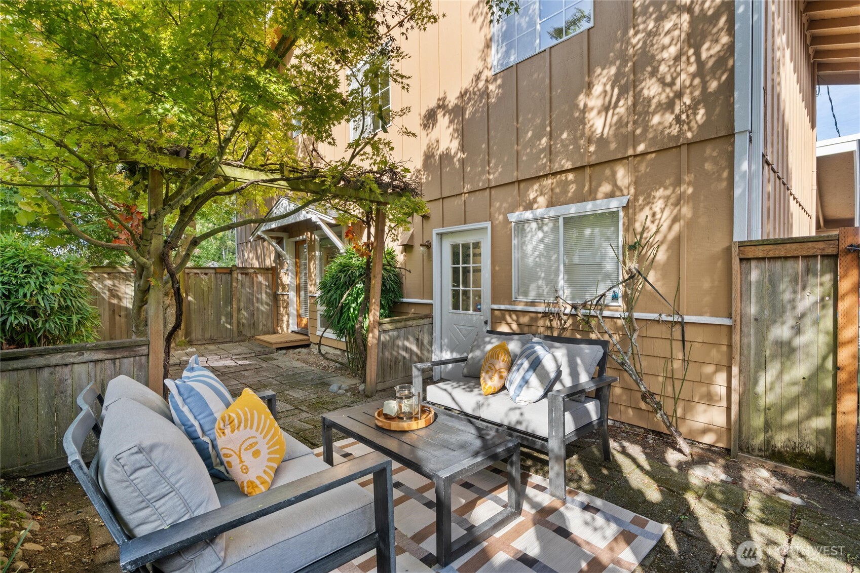 Seattle, Washington 98116, United States, 3 Bedrooms Bedrooms, ,2 BathroomsBathrooms,Residential,Active,221419