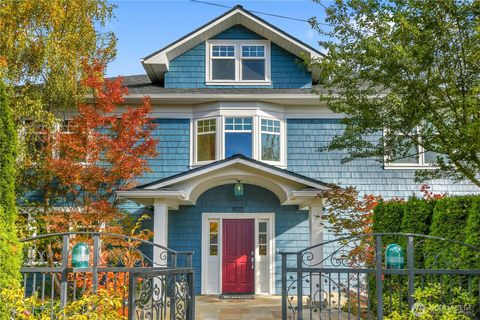 Photo of 922 Nob Hill Avenue N, Seattle, WA 98109 (MLS # 2448127) Photo of 922 Nob Hill Avenue N, Seattle, WA 98109 (MLS # 2448127)