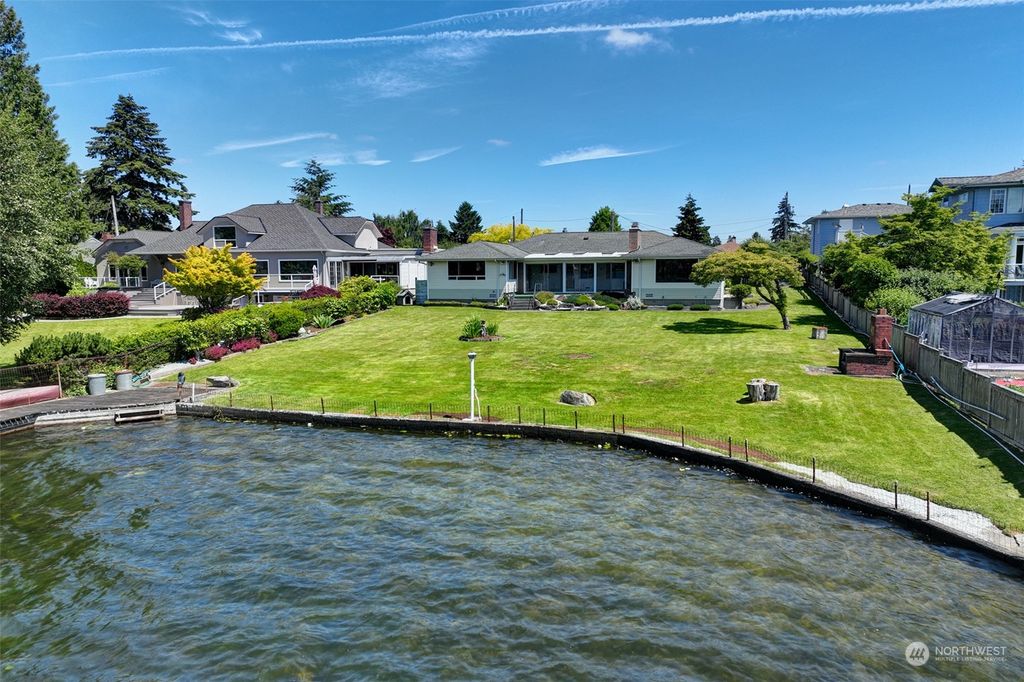 Photo of 15413 11th Avenue SW, Burien, WA 98166 (MLS # 2249705)
