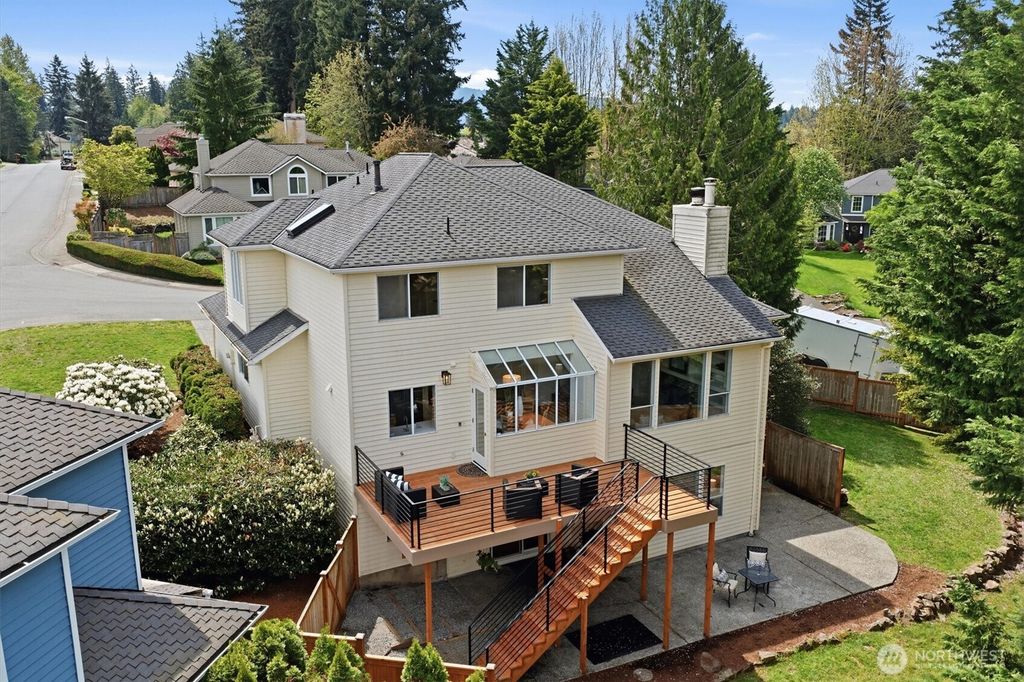 Photo of 24422 SE 46th Court, Sammamish, WA 98029 (MLS # 2504077)