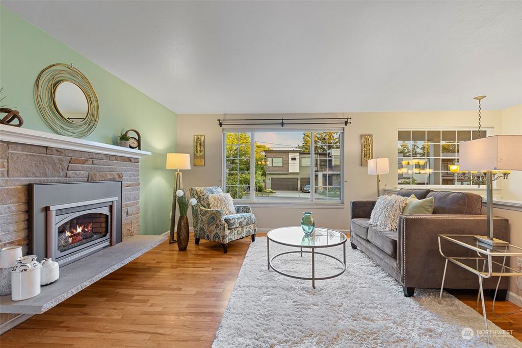Photo of 5020 114th Avenue NE, Kirkland, WA 98033 (MLS # 2264572)