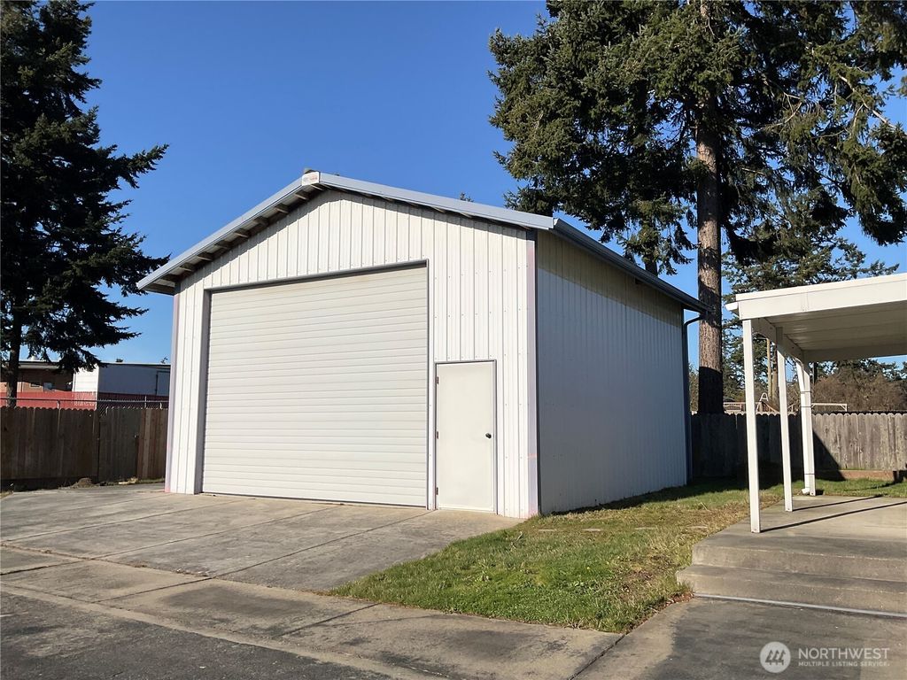 Photo of 531 NW Fairhaven Drive, Oak Harbor, WA 98277 (MLS # 2471778)