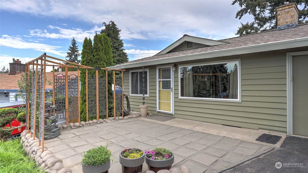 Photo of 4538 S 298th Place, Auburn, WA 98001 (MLS # 2068918)