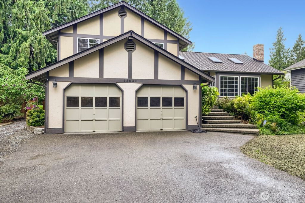 Photo of 13632 Beverly Park Road, Lynnwood, WA 98087 (MLS # 2524472)
