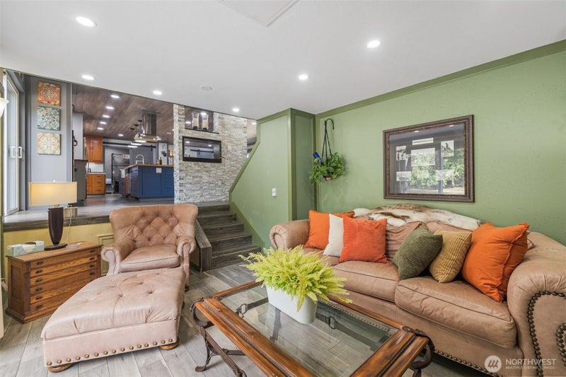50 Mapleton Way