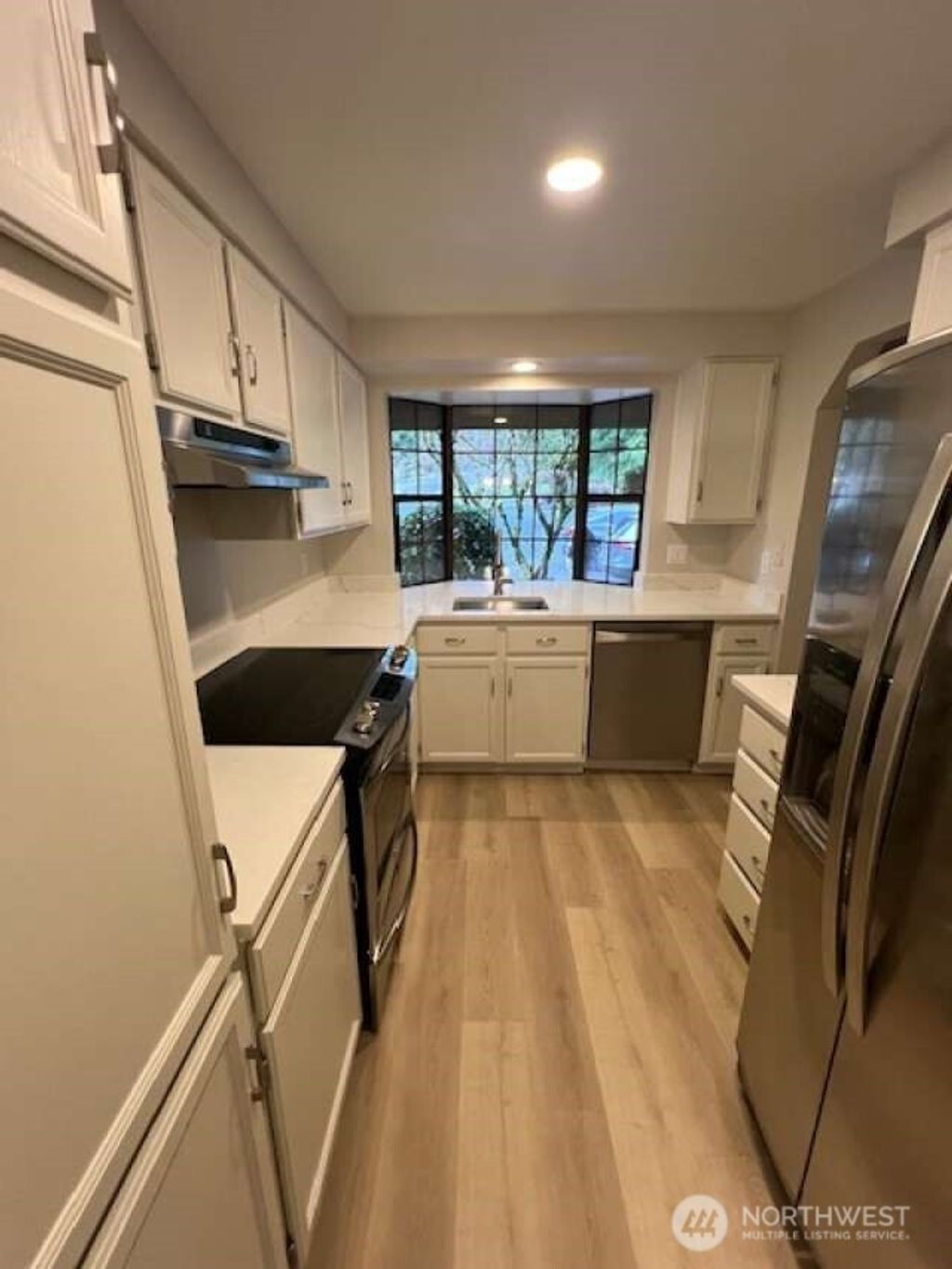 Photo of 13706 NE 85th Street, Redmond, WA 98052 (MLS # 2505758)