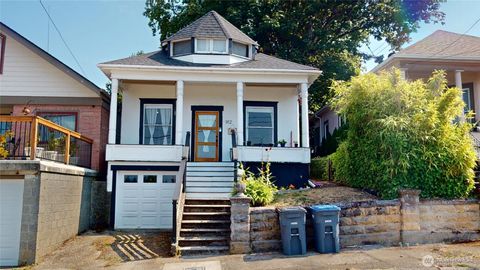 Photo of 912 Pleasant Avenue, Bremerton, WA 98337 (MLS # 2426243)