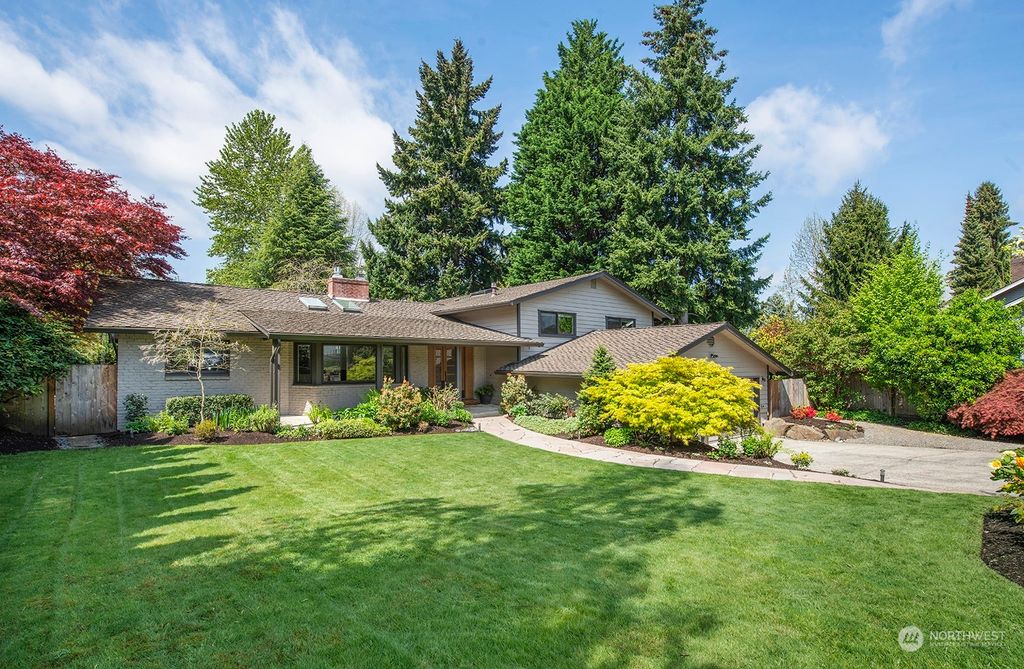 Photo of 41 Tatoosh Key, Bellevue, WA 98006 (MLS # 2077587)