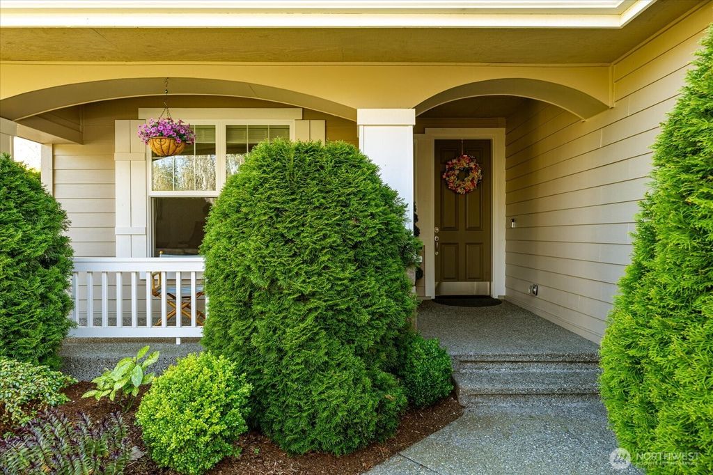 Photo of 4720 Parkview Lane, Mount Vernon, WA 98274 (MLS # 2505147)