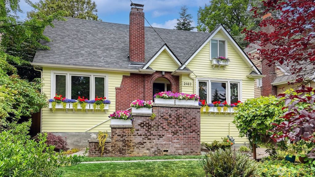 Photo of 2463 26th Avenue E, Seattle, WA 98112 (MLS # 2406245)