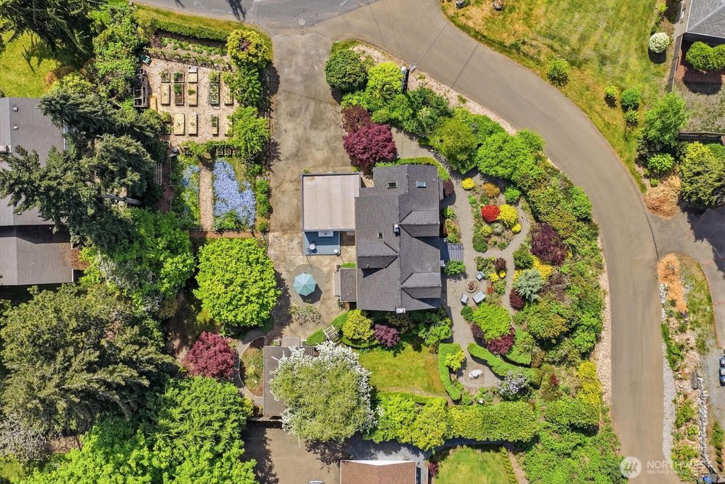 Photo of 7219 Soundview Drive, Edmonds, WA 98026 (MLS # 2518452)