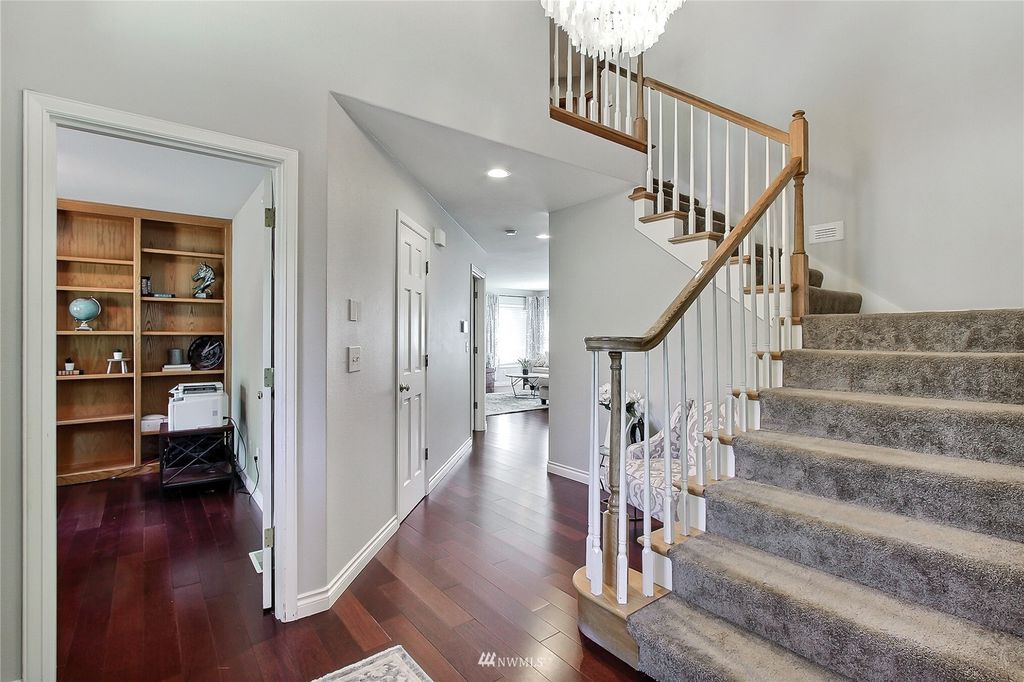 Photo of 23037 SE 220th Place, Maple Valley, WA 98038 (MLS # 1950881)