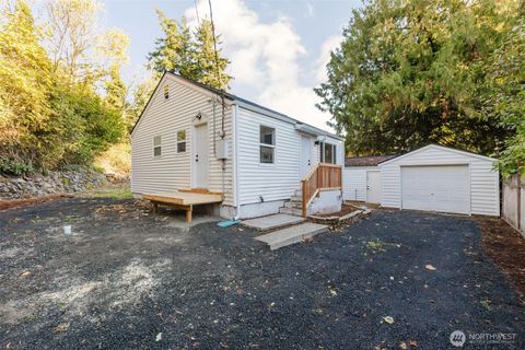 Photo of 720 S Charleston Avenue, Bremerton, WA 98312 (MLS # 2444757)