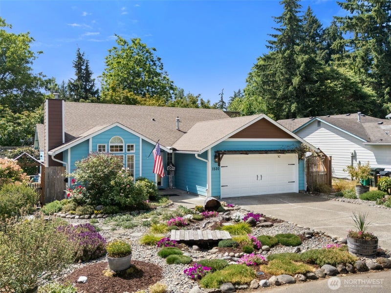 1520 Mapleridge Drive NE