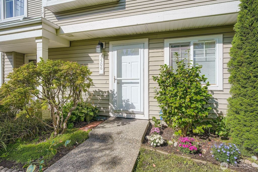 Photo of 5506 S 237th Place #4-4, Kent, WA 98032 (MLS # 2431001)