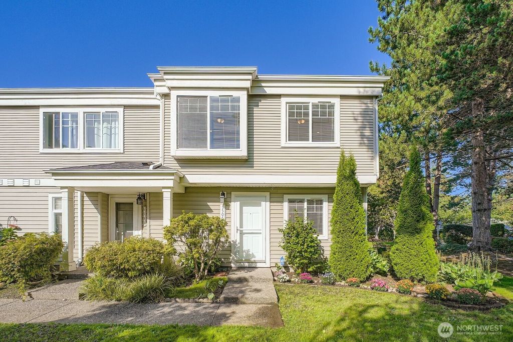 Photo of 5506 S 237th Place #4-4, Kent, WA 98032 (MLS # 2431001)