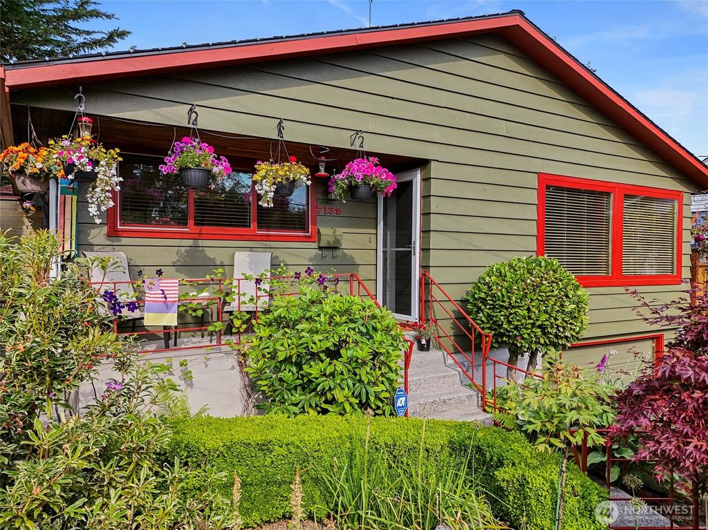 Photo of 7139 Wright Avenue SW, Seattle, WA 98136 (MLS # 2394465)