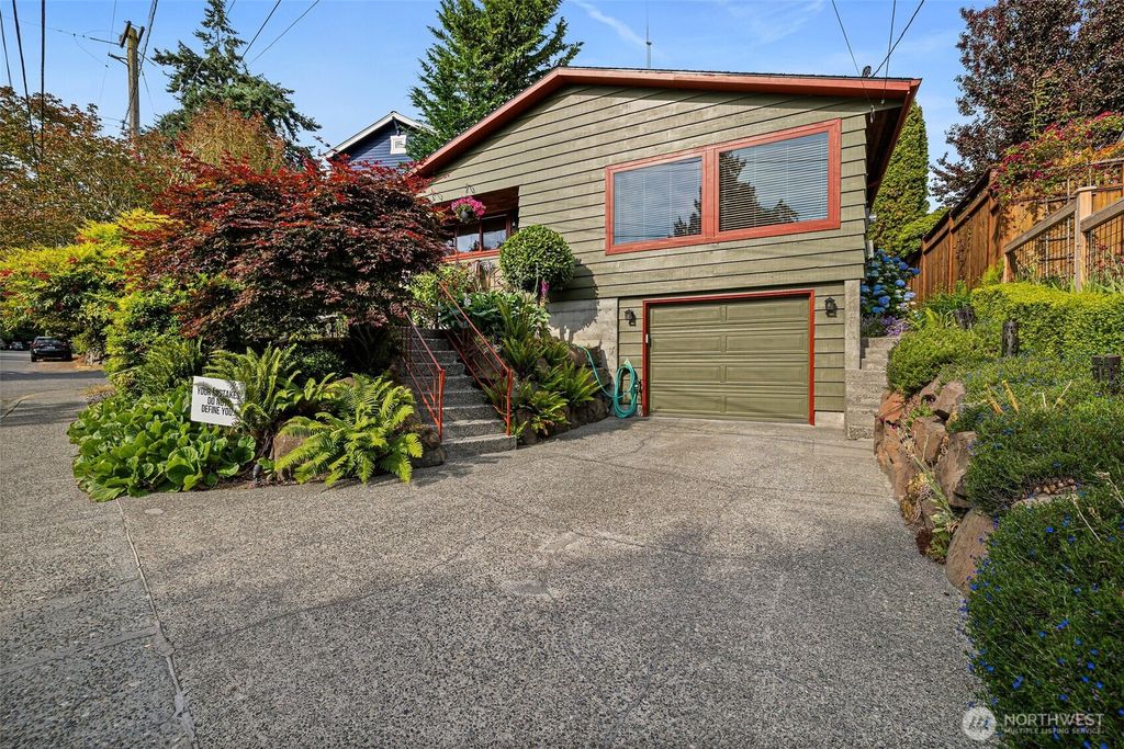 Photo of 7139 Wright Avenue SW, Seattle, WA 98136 (MLS # 2394465)