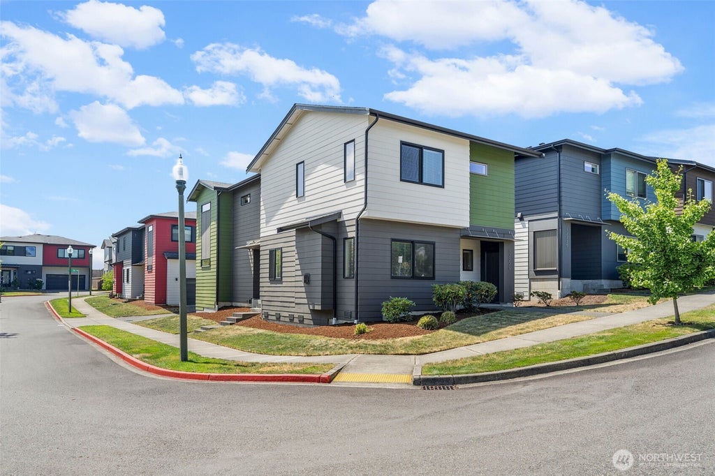 Photo of 12229 SE 251st Place, Kent, WA 98030 (MLS # 2555423)