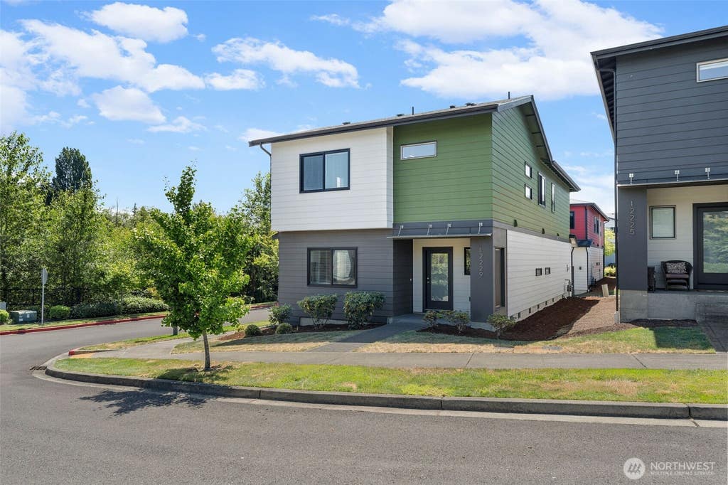 Photo of 12229 SE 251st Place, Kent, WA 98030 (MLS # 2555423)