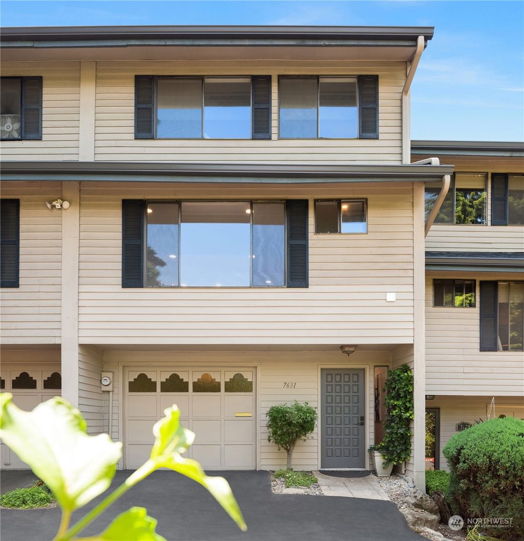 Photo of 7631 SE 29th Street #15, Mercer Island, WA 98040 (MLS # 2128770)