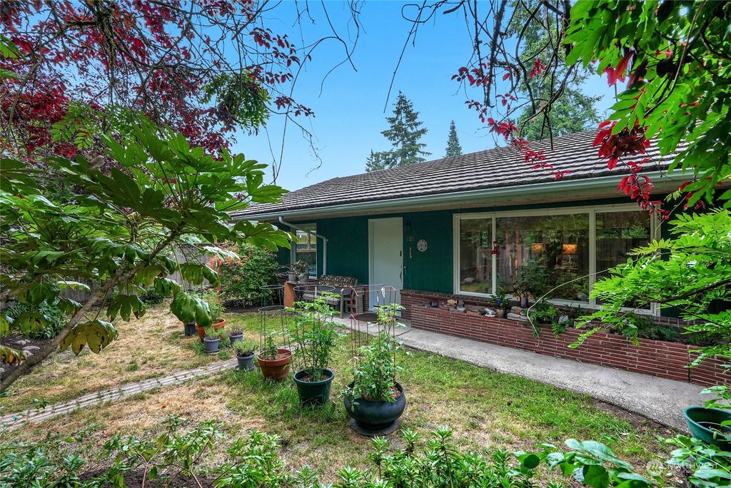 Photo of 721 N 178th Street, Shoreline, WA 98133 (MLS # 2128055)