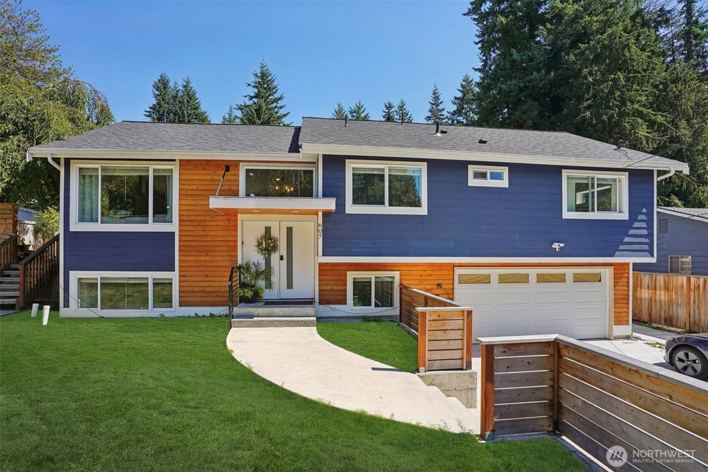 Photo of 607 91st Avenue SE, Lake Stevens, WA 98258 (MLS # 2423386)
