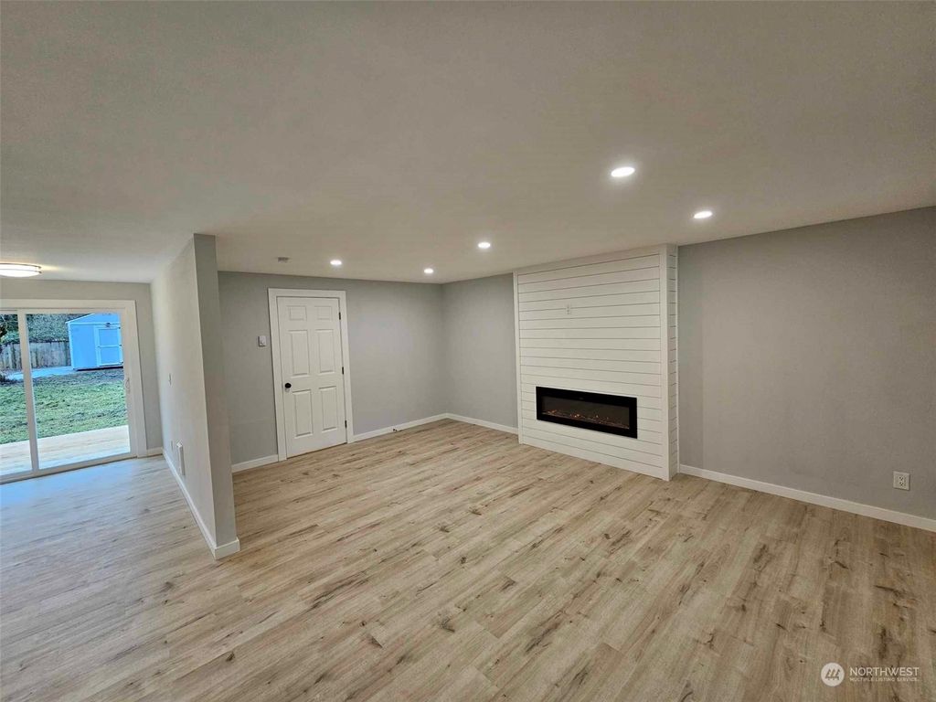 Photo of 432 Russell Rd Rd, Snohomish, WA 98290 (MLS # 2319284)