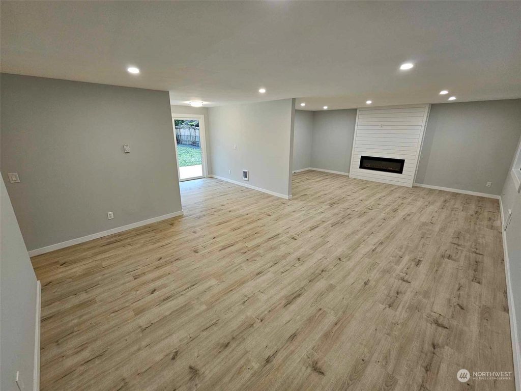 Photo of 432 Russell Rd Rd, Snohomish, WA 98290 (MLS # 2319284)