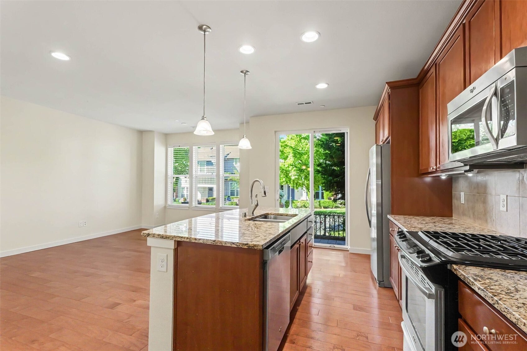 1423 NE Hickory Lane
