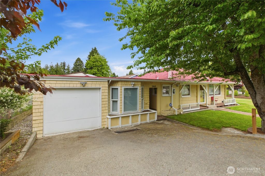 Photo of 1860 S 128th Street, Burien, WA 98168 (MLS # 2526931)