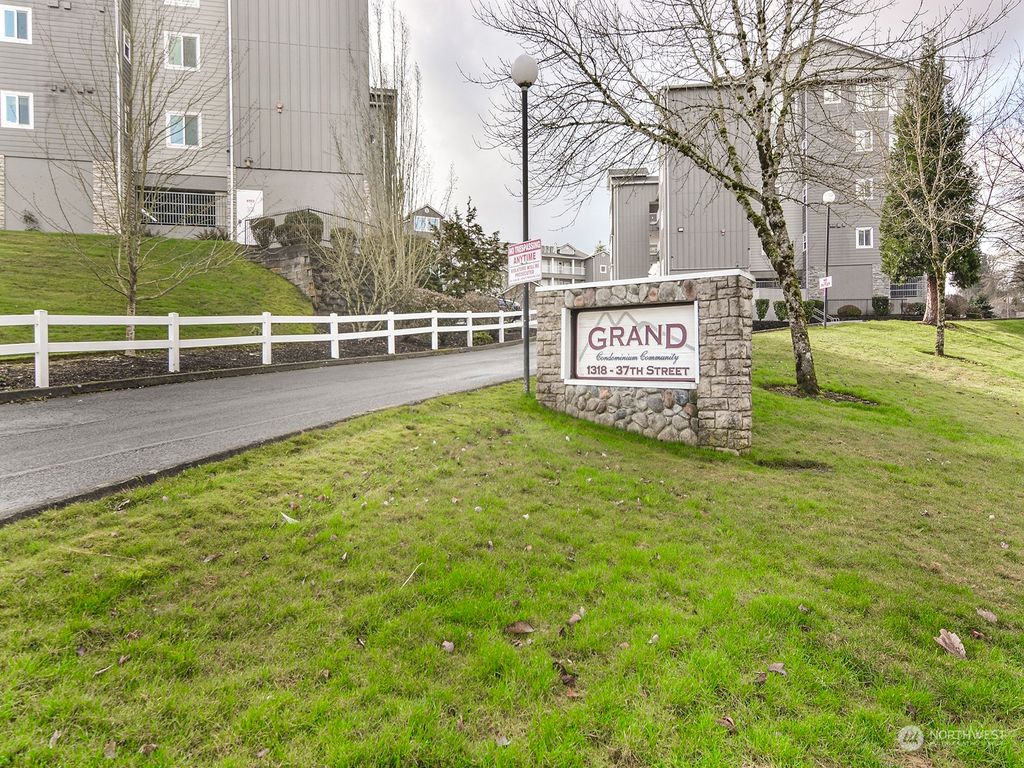 Photo of 1318 37TH Street #1306, Everett, WA 98201 (MLS # 2190863)