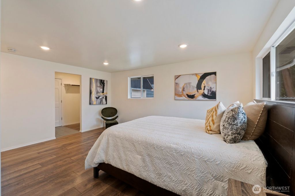 Photo of 309 W Cole Street, Kent, WA 98032 (MLS # 2488650)