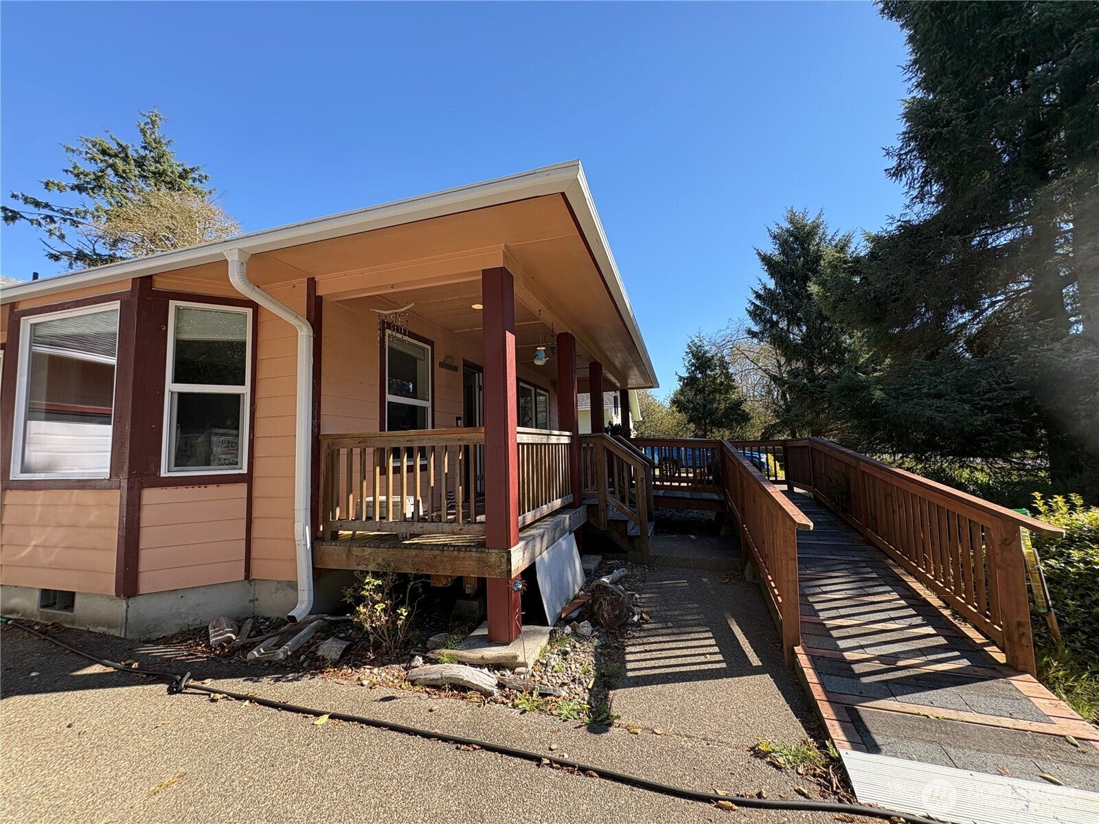 974 Mount Olympus Avenue SE