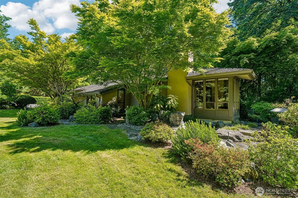 Photo of 15524 165th Place NE, Woodinville, WA 98072 (MLS # 2382009)