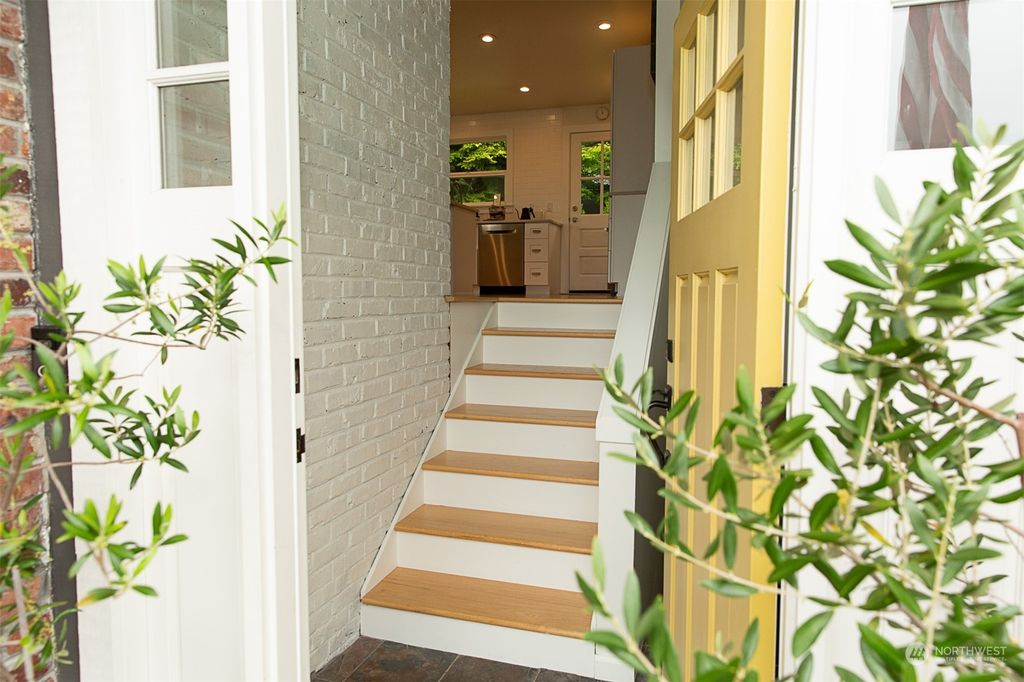 Photo of 221 8th Avenue S, Edmonds, WA 98020 (MLS # 2127015)