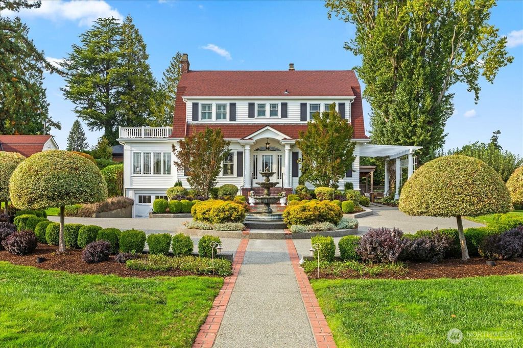 Photo of 209 Caspers Street, Edmonds, WA 98020 (MLS # 2426315)